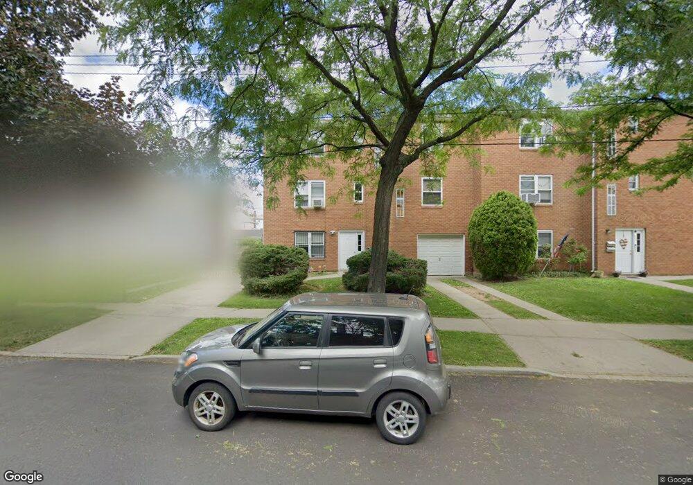 549 N Railroad Ave unit 2-L, Staten Island, NY 10304 - photo 1