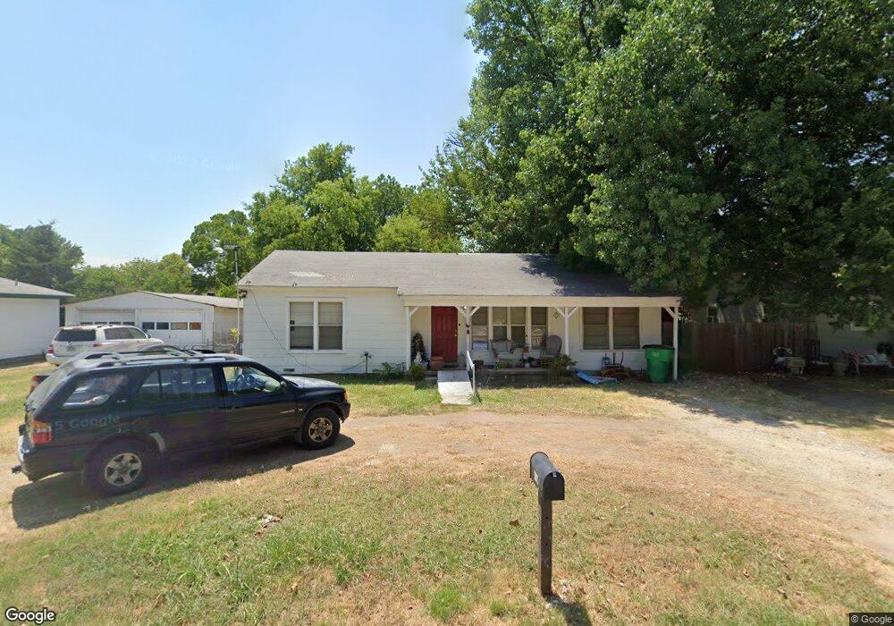 1805 Throckmorton St, Gainesville, TX 76240 - photo 1