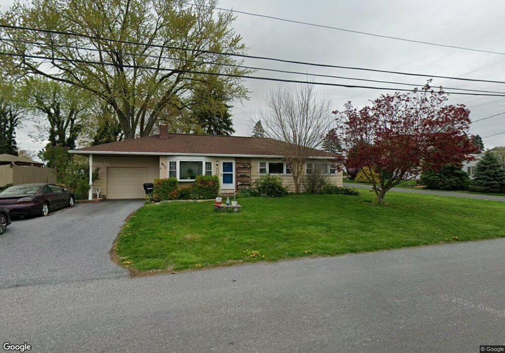 807 Walnut St, New Holland, PA 17557 - photo 1
