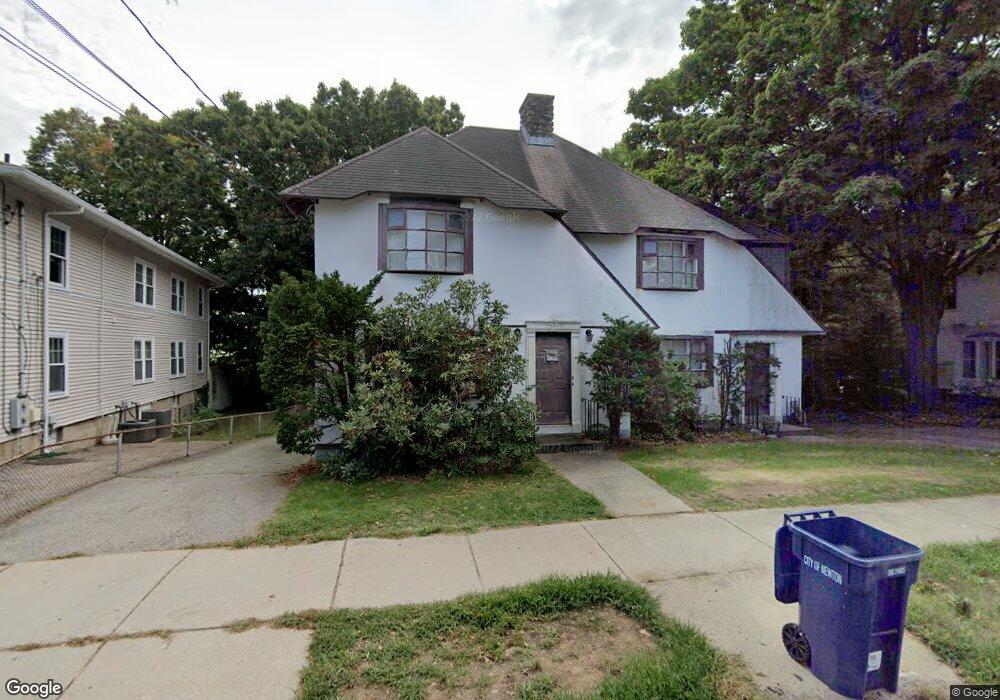 542 California St, Newtonville, MA 02460 - photo 1