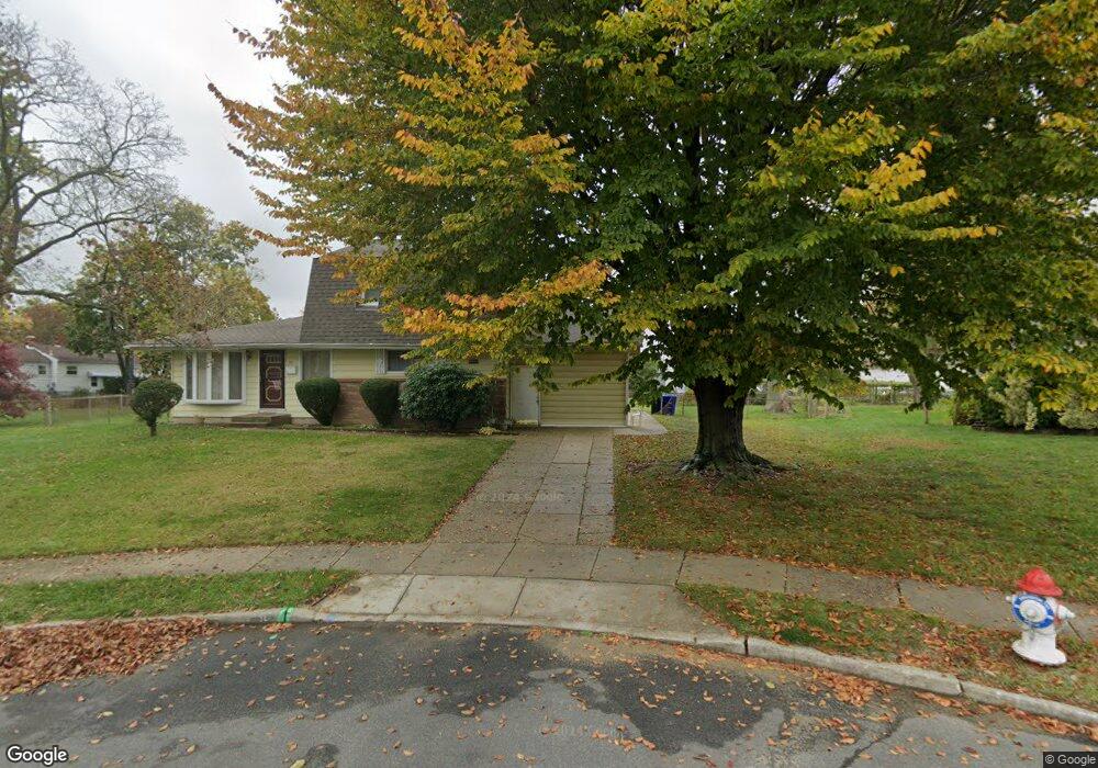 10 Latimer Ct, Burlington, NJ 08016 - photo 1