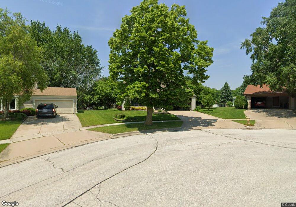 1708 Robin Ct, Waukesha, WI 53186 - photo 1