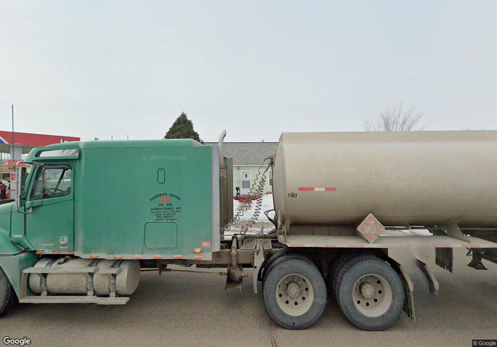 916 4th Ave SE, Jamestown, ND 58401 - photo 1