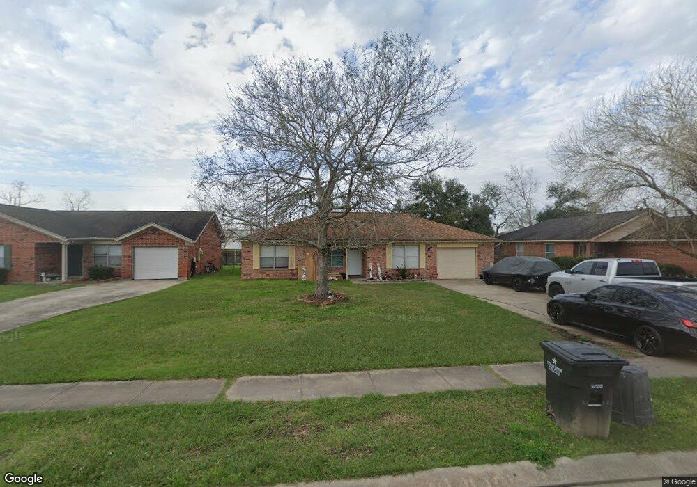1077 Ben Dr, Alvin, TX 77511 - photo 1