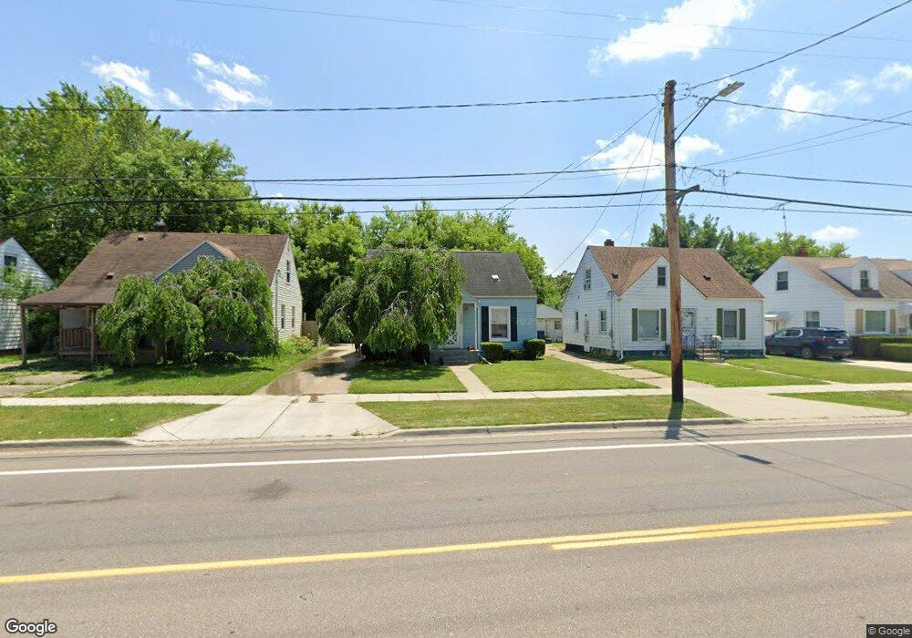 735 W Atherton Rd, Flint, MI 48507 - photo 1