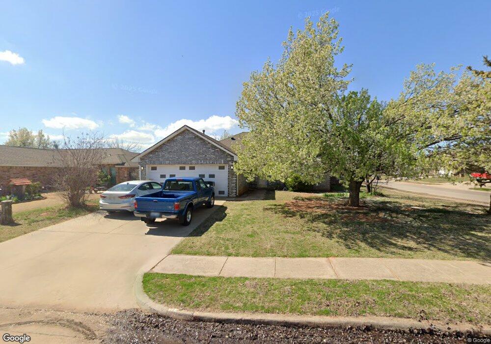 2421 E Park Place, Moore, OK 73160 - photo 1