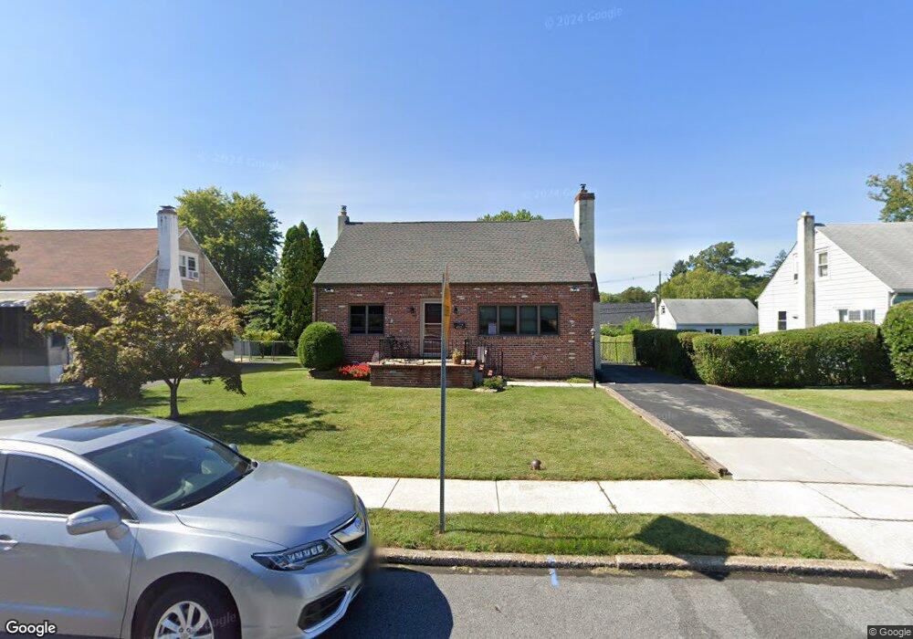 402 Edwards Dr, Brookhaven, PA 19015 - photo 1