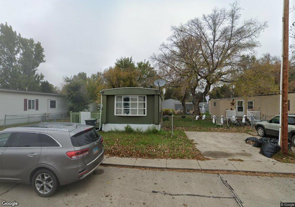 208 S Prairie Ln, Mandan, ND 58554 - photo 1