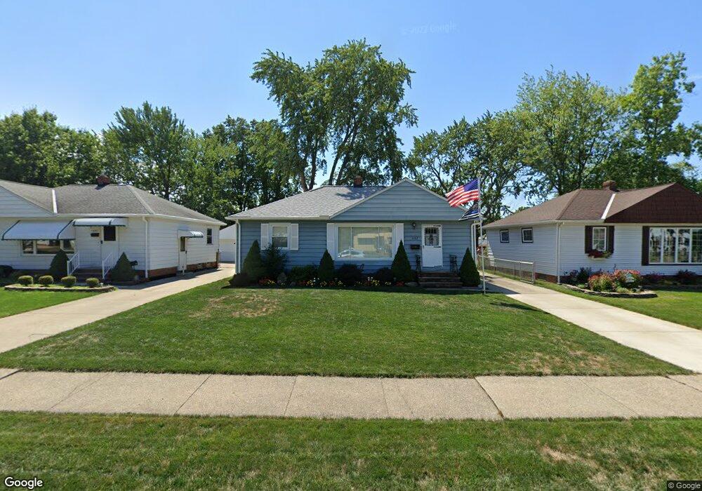 1682 Eldon Dr, Wickliffe, OH 44092 - photo 1