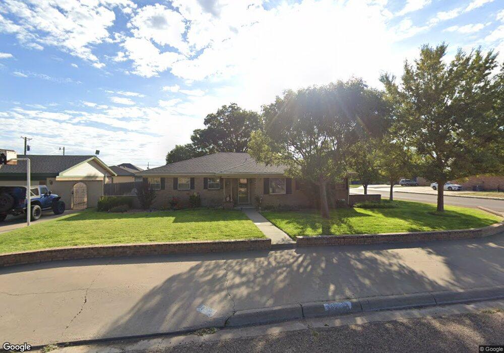 727 Bennett Dr, Dumas, TX 79029 - photo 1