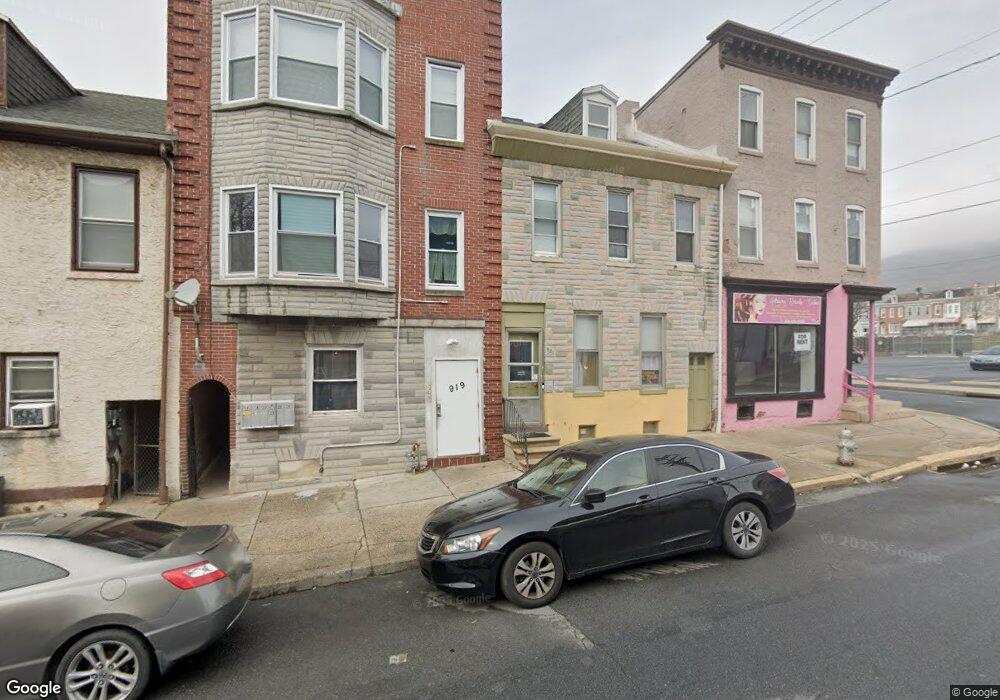 921 Buttonwood St, Reading, PA 19604 - photo 1