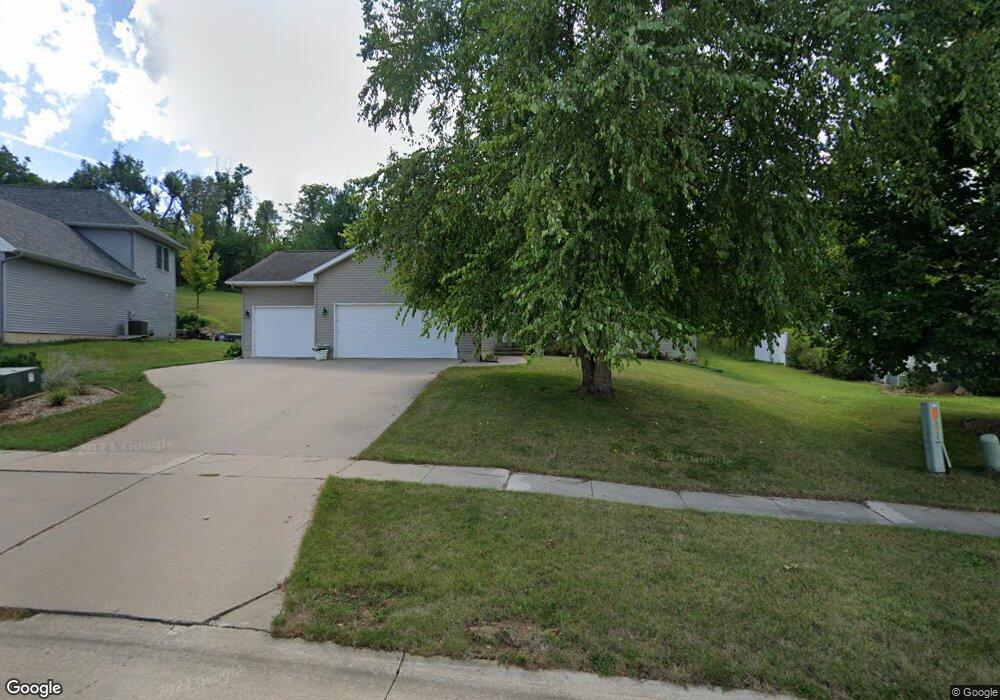 4717 Savannah Ct SE, Cedar Rapids, IA 52403 - photo 1