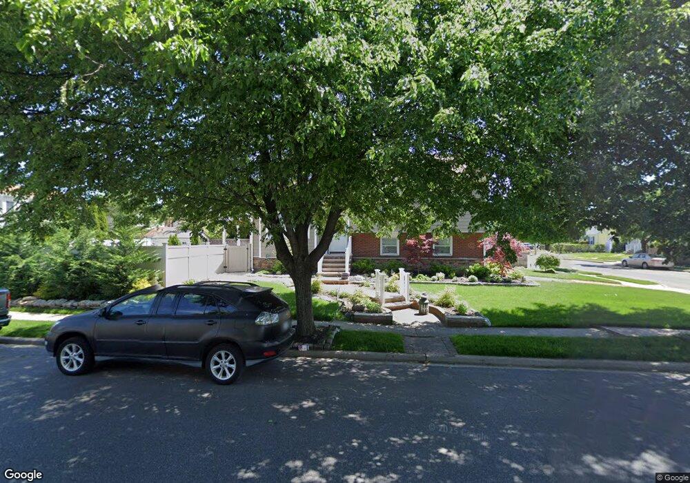 215 Semton Blvd, Franklin Square, NY 11010 - photo 1