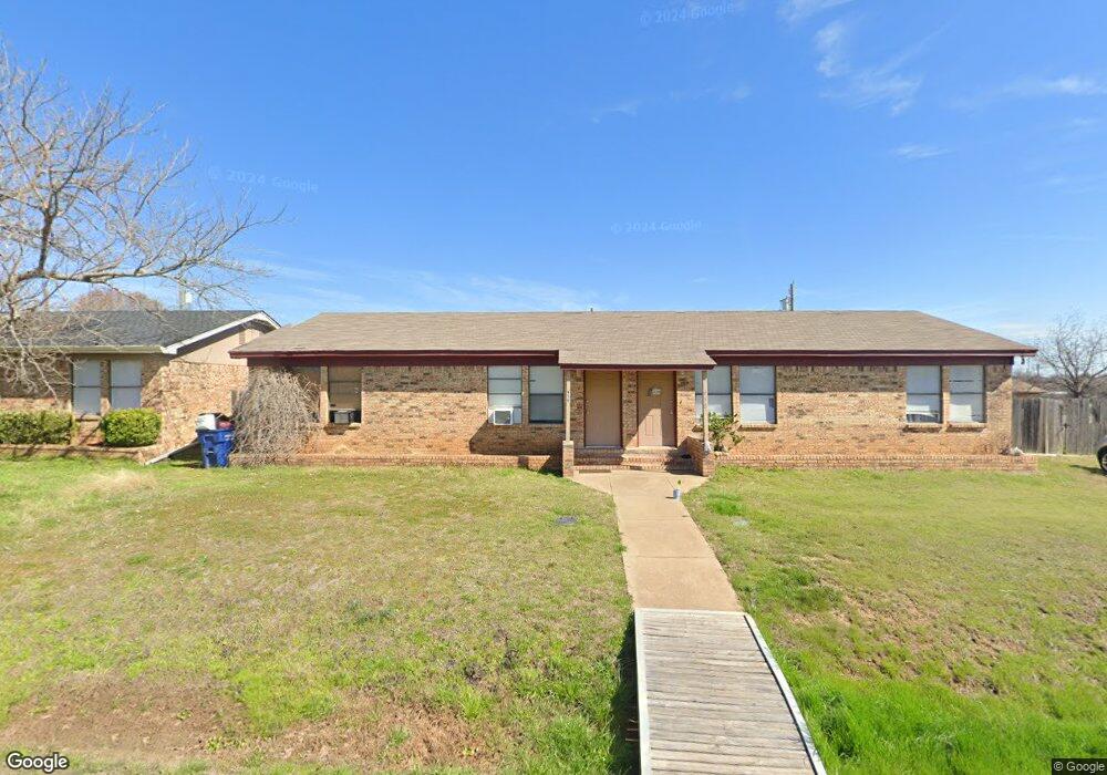 808 Meadowlark Cir, Granbury, TX 76049 - photo 1