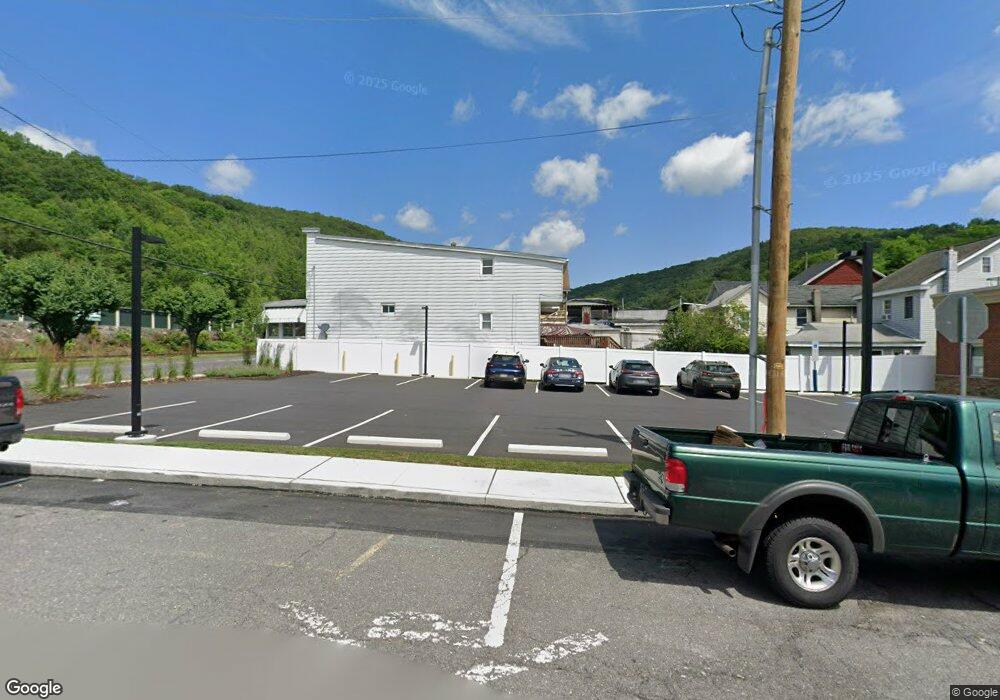 605 N Railroad St, Tamaqua, PA 18252 - photo 1