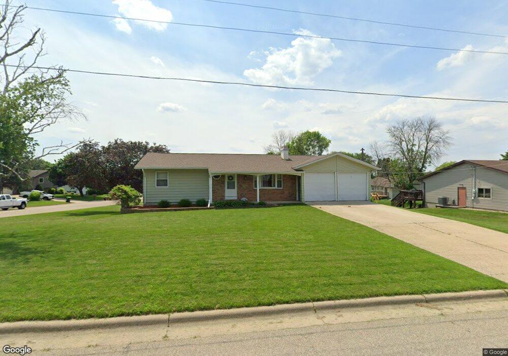 353 E 9th St, Zumbrota, MN 55992 - photo 1