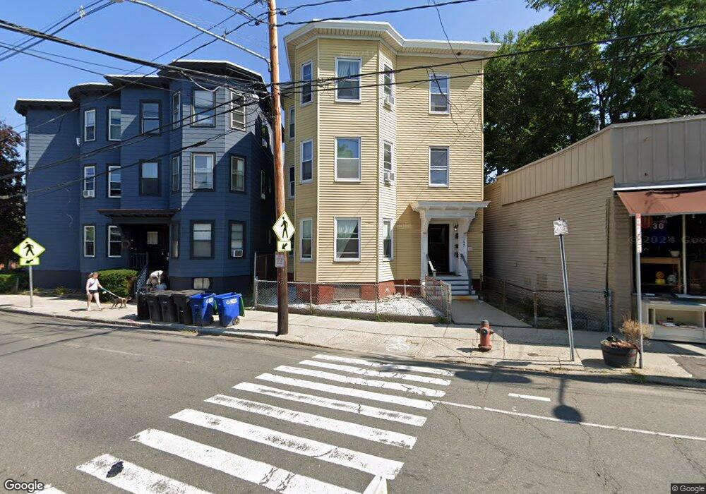 97 Elm St unit 3, Somerville, MA 02144 - photo 1