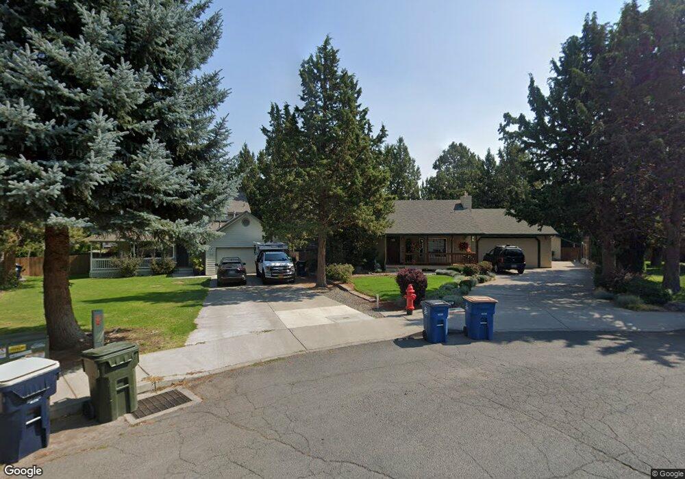 1605 NE Daphne Ct, Bend, OR 97701 - photo 1