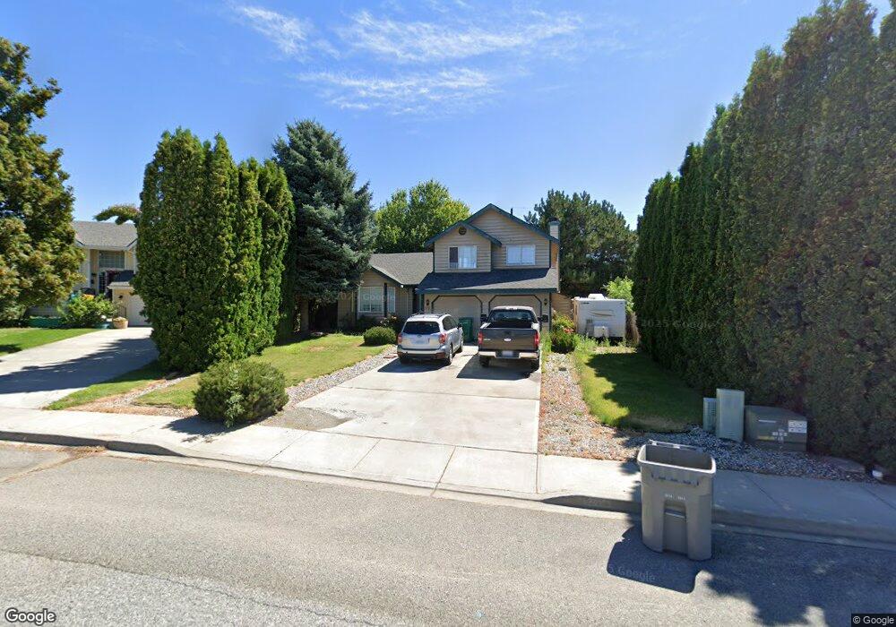 174 Manhattan Square, East Wenatchee, WA 98802 - photo 1