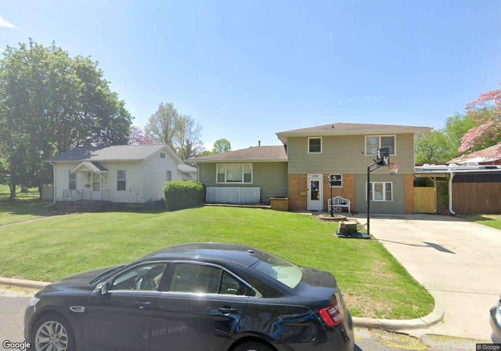 1123 Clinton St, Lincoln, IL 62656 - photo 1