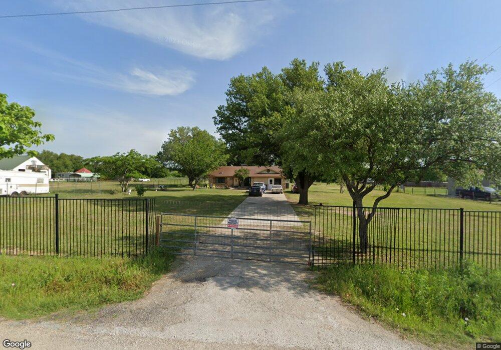 956 Fox Ln, Azle, TX 76020 - photo 1