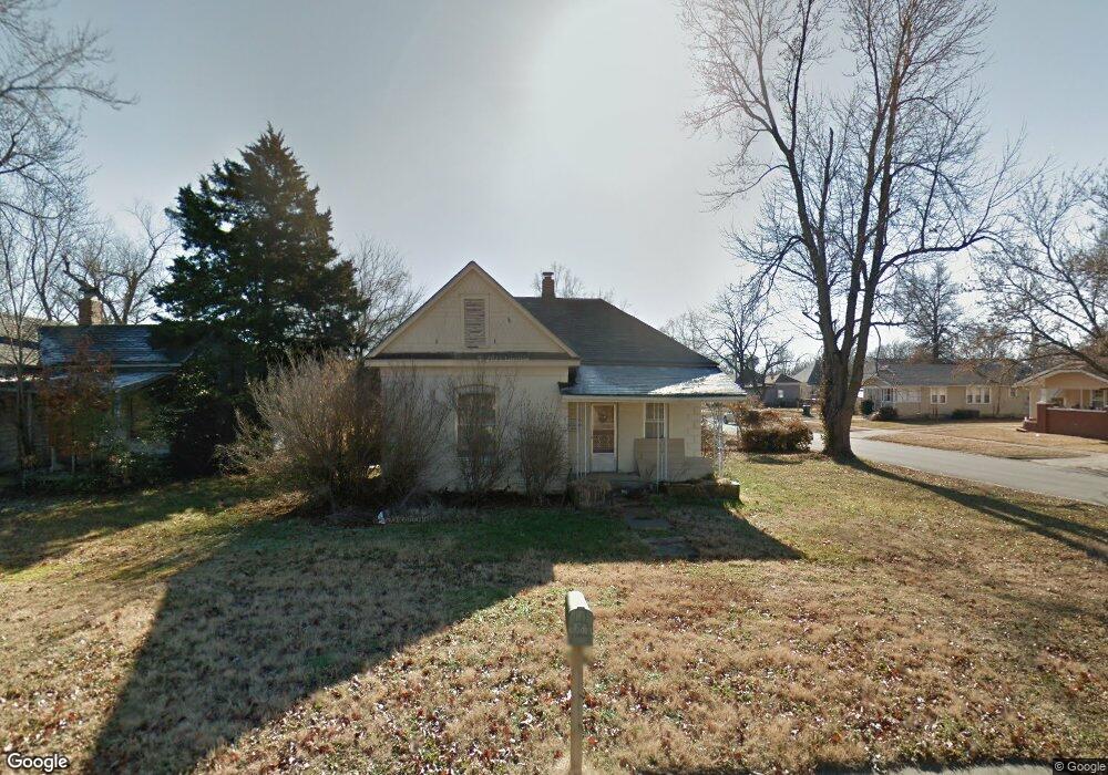 2826 Dirr Ave, Parsons, KS 67357 - photo 1
