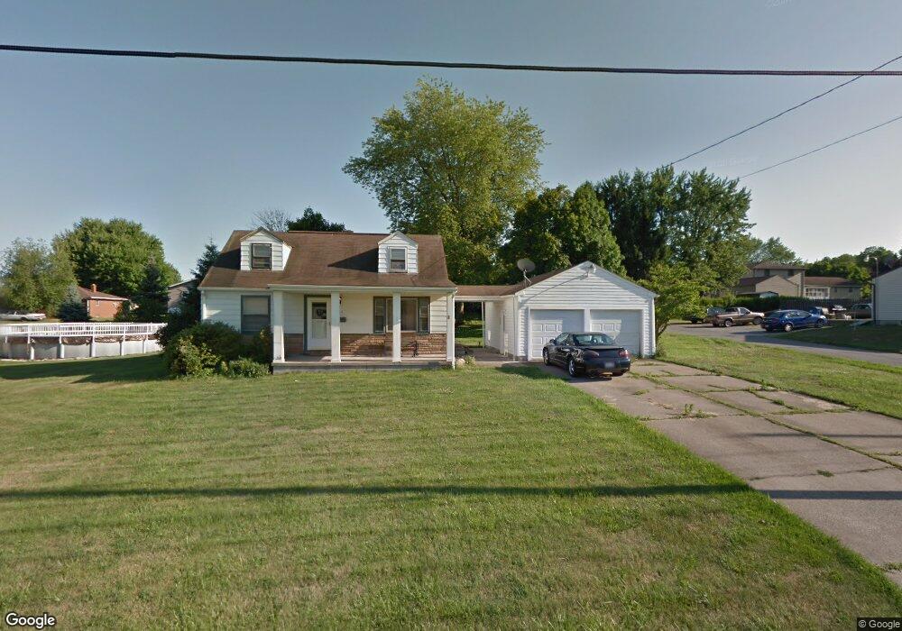 484 Como St, Struthers, OH 44471 - photo 1