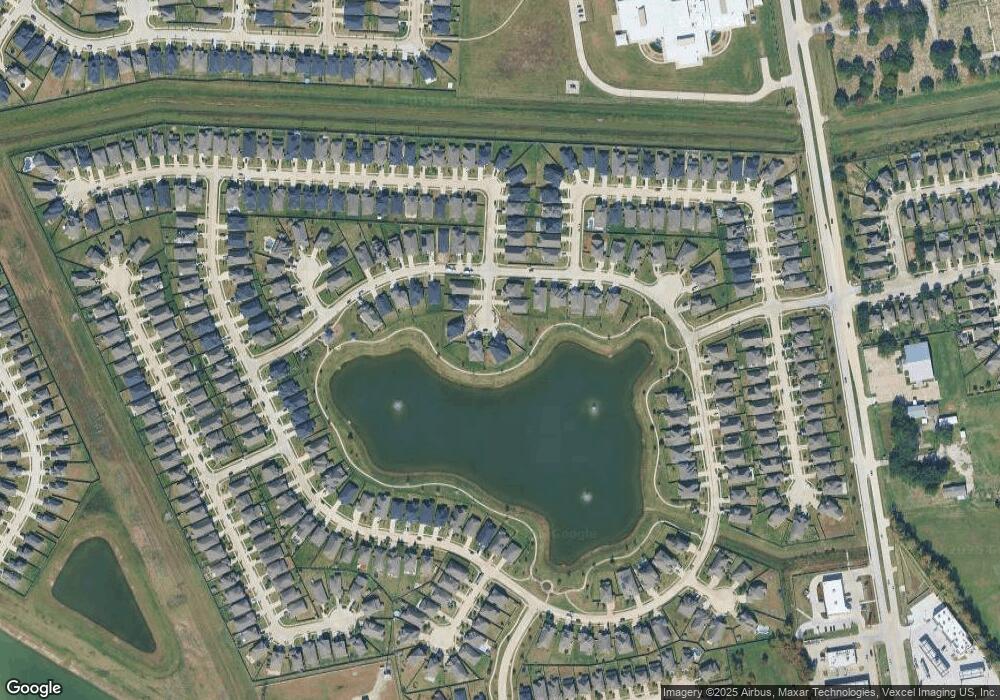 8702 Ruddy Duck Ct, Baytown, TX 77521 - photo 1