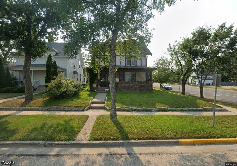 302 4th Ave SE, Jamestown, ND 58401 - photo 1