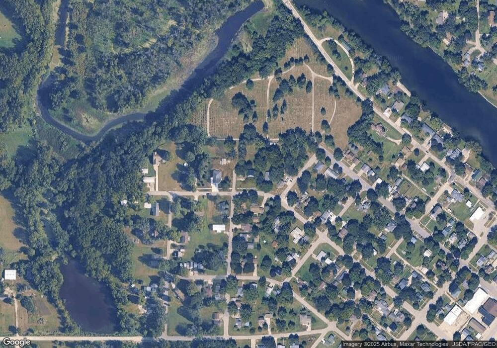 439 W Prospect St, Shell Rock, IA 50670 - photo 1