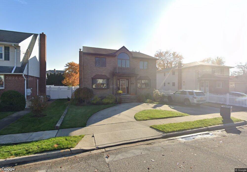 181 Catherine Ave, Franklin Square, NY 11010 - photo 1