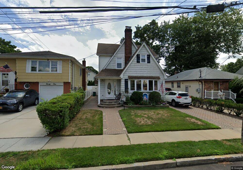 20 Waterview Place, Lynbrook, NY 11563 - photo 1