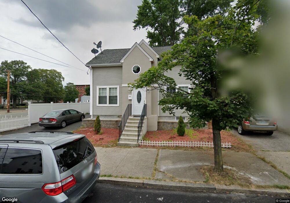 24 Laurel St, Pawtucket, RI 02860 - photo 1