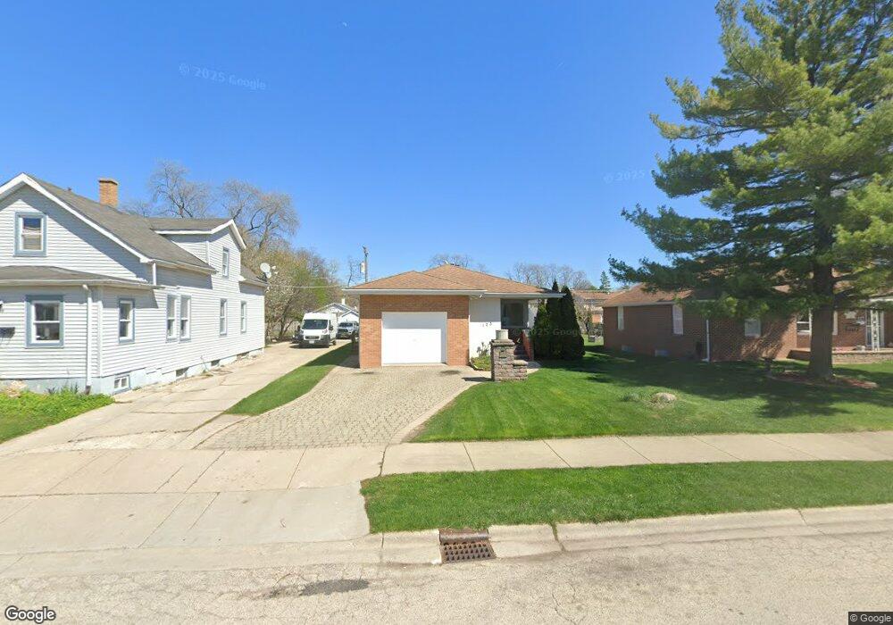 123 S Gretta Ave, Waukegan, IL 60085 - photo 1