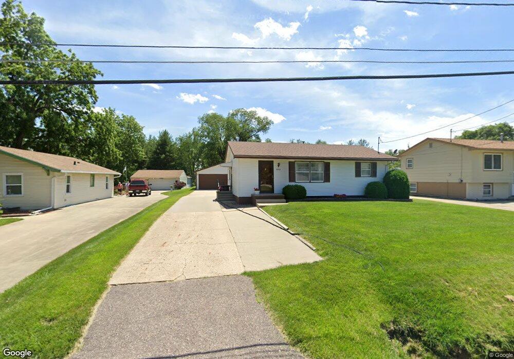 3305 E Aurora Ave, Des Moines, IA 50317 - photo 1