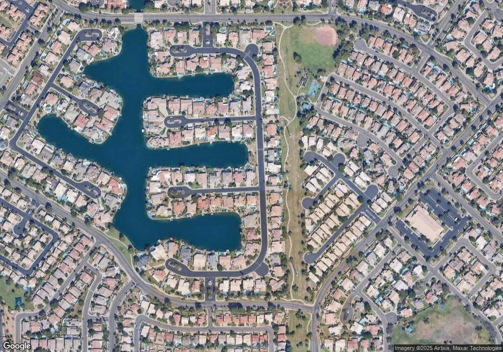 1926 E Willow Tree Ct, Gilbert, AZ 85234 - photo 1