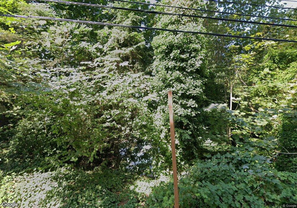 4701 W Mercer Way, Mercer Island, WA 98040 - photo 1