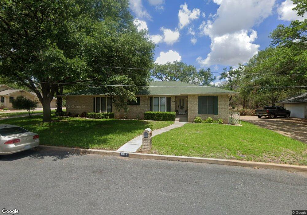 1814 Quailwood Dr, Fredericksburg, TX 78624 - photo 1