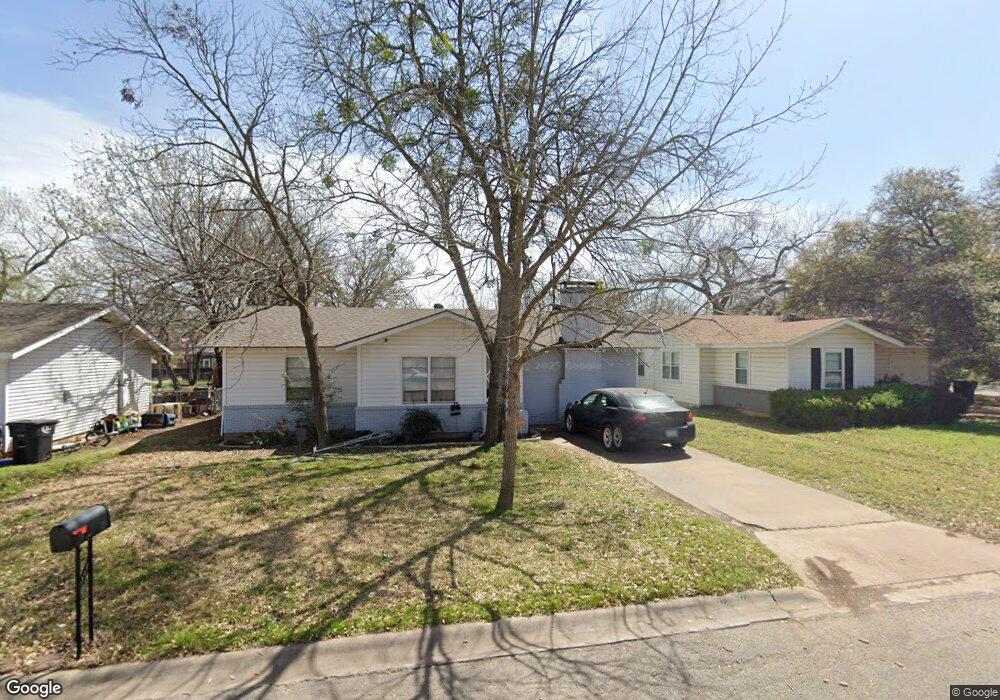 911 Euclid St, Cleburne, TX 76033 - photo 1