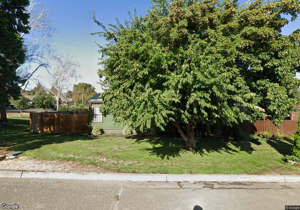 2411 E 15th St, the Dalles, OR 97058 - photo 1