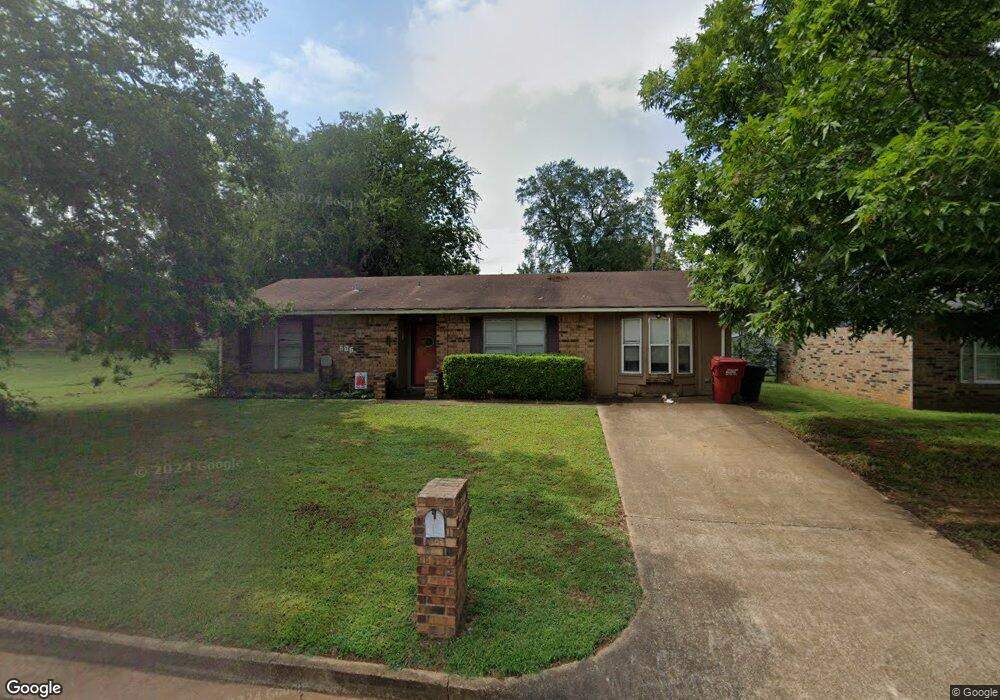 606 E Bissell St, Hugo, OK 74743 - photo 1