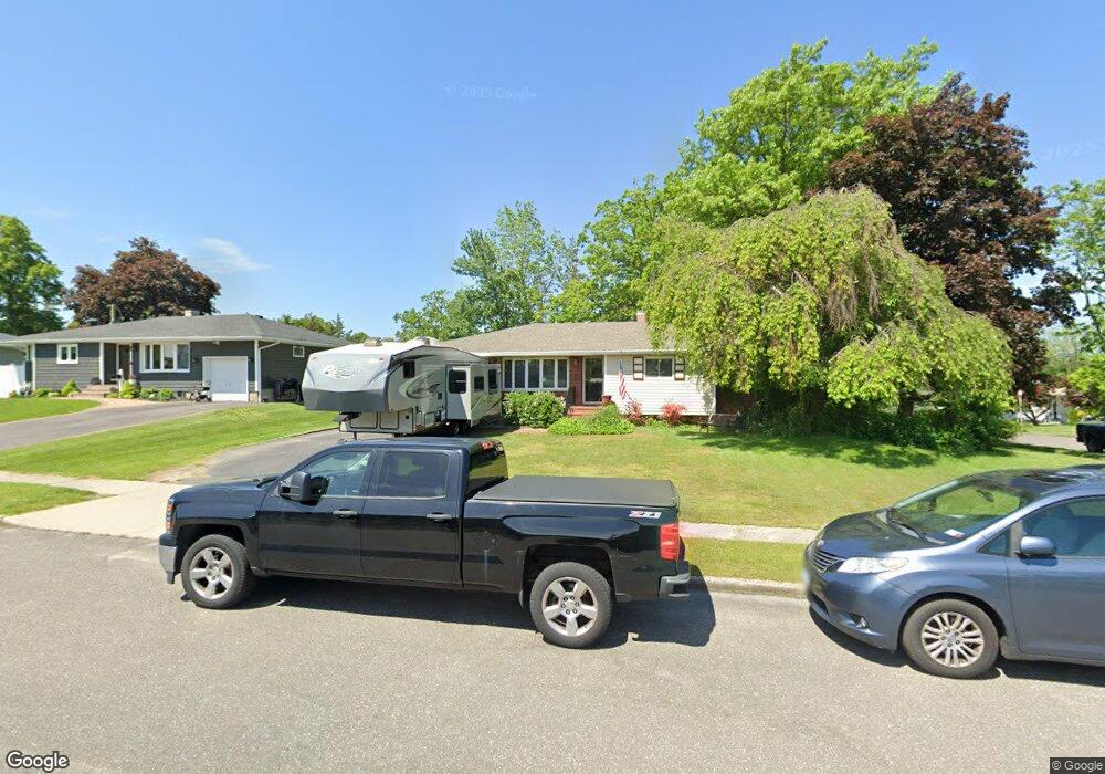 2 Eva Path, ComMacK, NY 11725 - photo 1