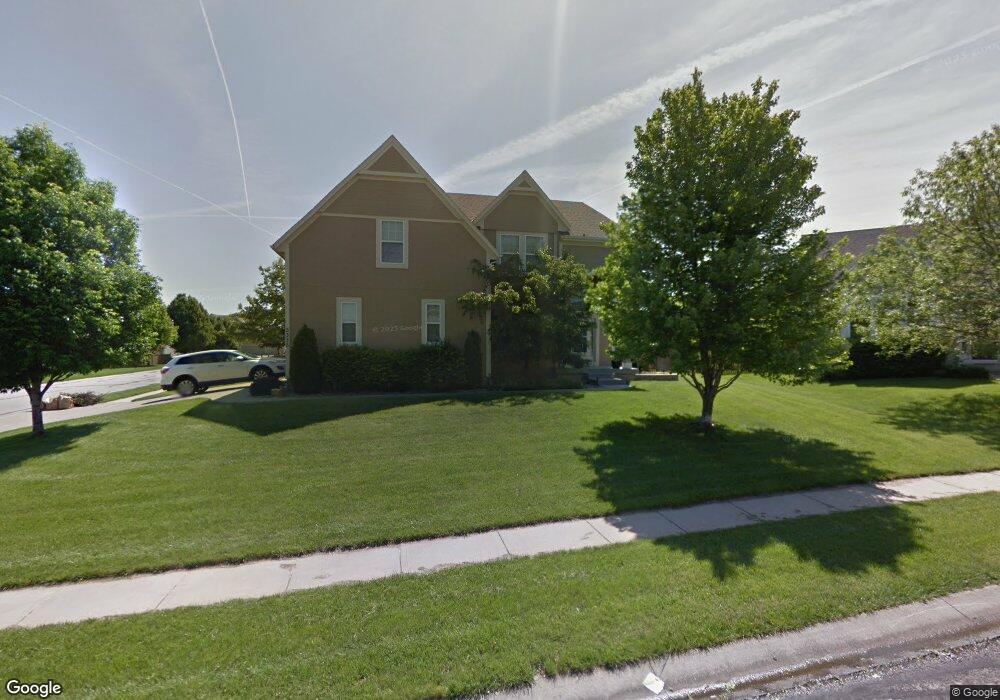 5335 Lewis Ct, Shawnee, KS 66226 - photo 1