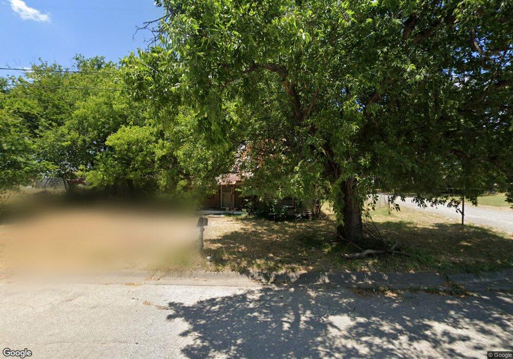 715 Field St, Gainesville, TX 76240 - photo 1