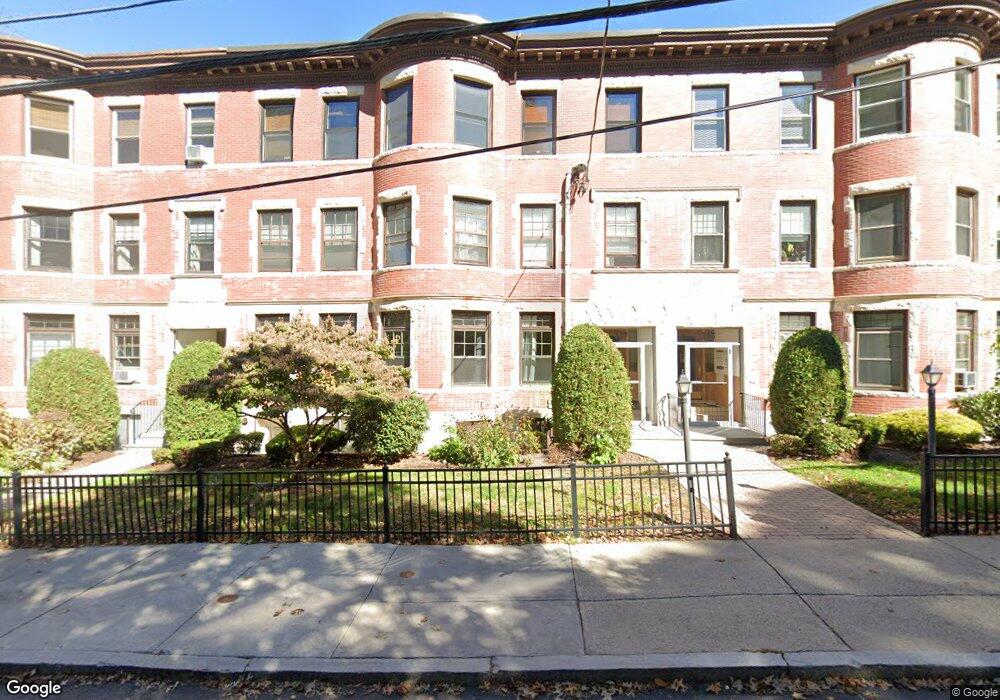 145 Winthrop Rd unit 8, Brookline, MA 02445 - photo 1