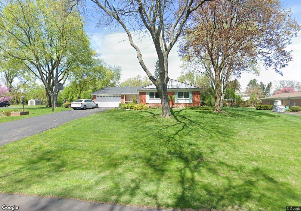 1285 Ashover Dr, Bloomfield Hills, MI 48304 - photo 1