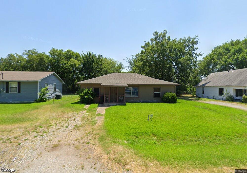 1904 Franklin Ave, Bonham, TX 75418 - photo 1