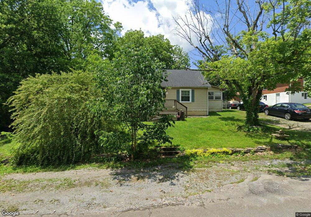 906 Woodland Ave, Shelbyville, TN 37160 - photo 1