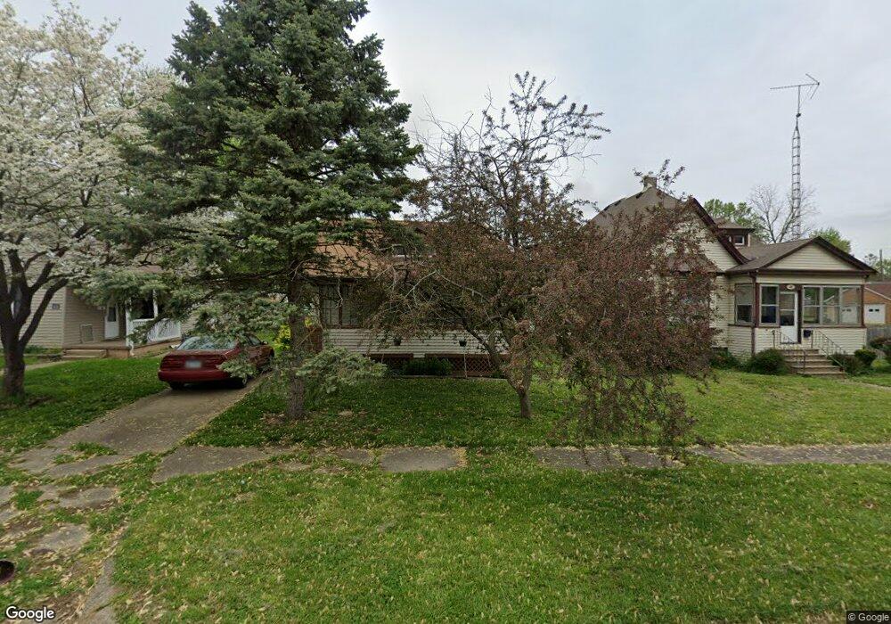 410 6th St, Lincoln, IL 62656 - photo 1