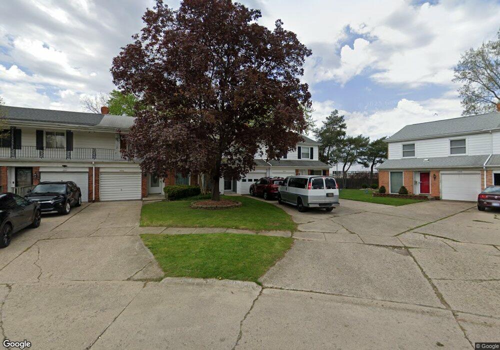 1953 Laurel Oak Dr, Flint, MI 48507 - photo 1